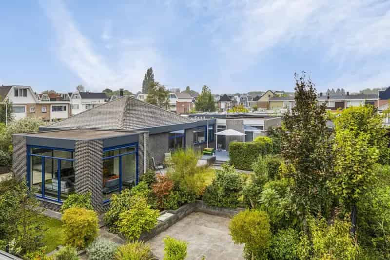 Royale Vrijstaande Bungalow 5 Slaapkamers Grote Tuin Carport Kelder