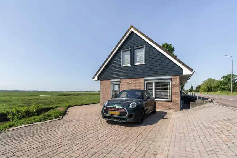 Huis Te Koop , 17, Molendijk, Numansdorp, Zuid-Holland