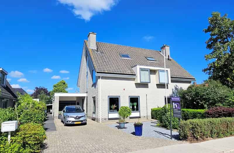 Te Koop: Royale Twee Onder Een Kapwoning Aalsmeer