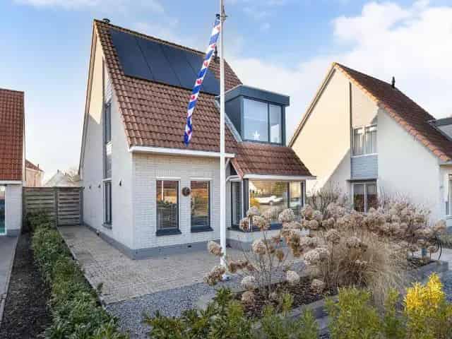 Vrijstaande woning te koop Lemmer 4 slaapkamers moderne keuken