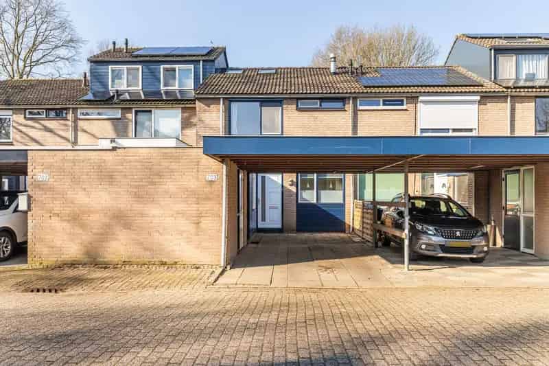 Huis te koop Apeldoorn: Ruime gezinswoning met tuin en carport