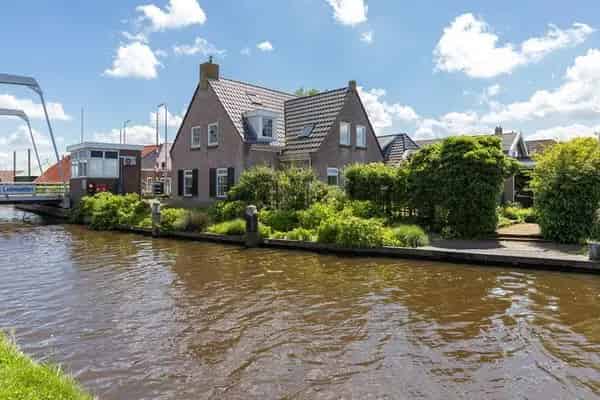 Ruime Vrijstaande Villa aan het Water Groene Hart 5 Slaapkamers
