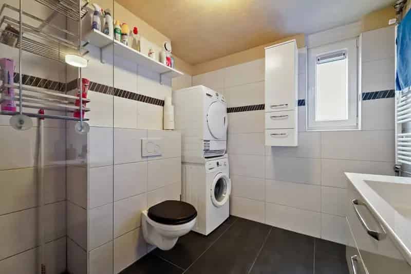 Tussenwoning Houtwijk 4 slaapkamers ruime tuin