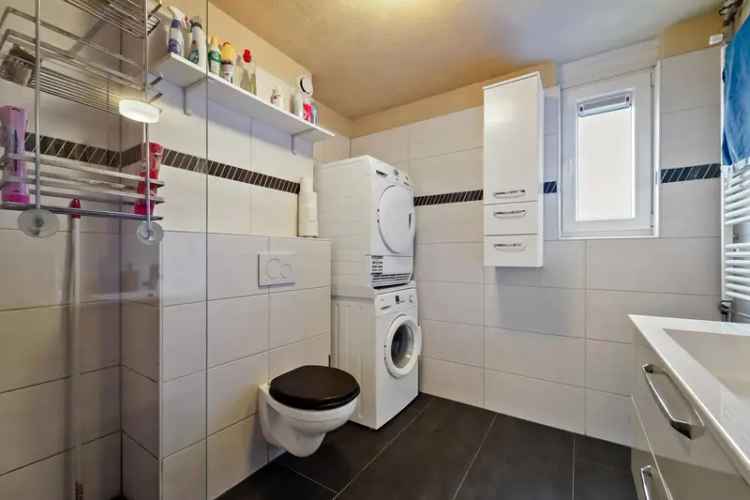 Tussenwoning Houtwijk 4 slaapkamers ruime tuin