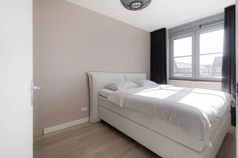 Moderne Tussenwoning Teteringen 4 slaapkamers Zonnepanelen
