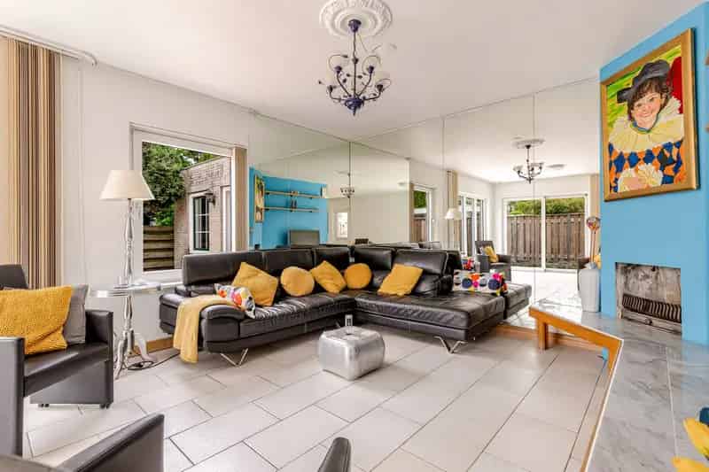 Huis te koop Almere Filmwijk 6 slaapkamers 2 badkamers