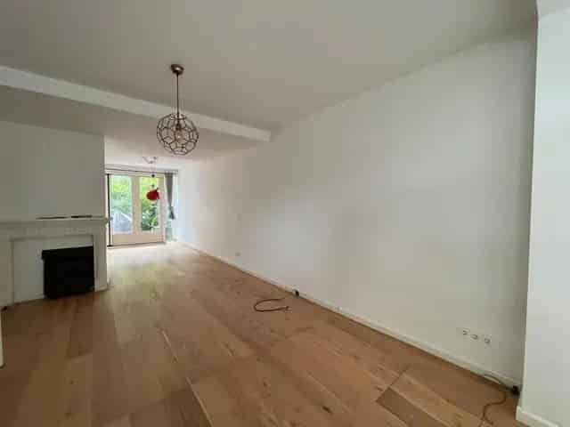 Tussenwoning Hoofddorp 6 Kamers 140m2 te Huur