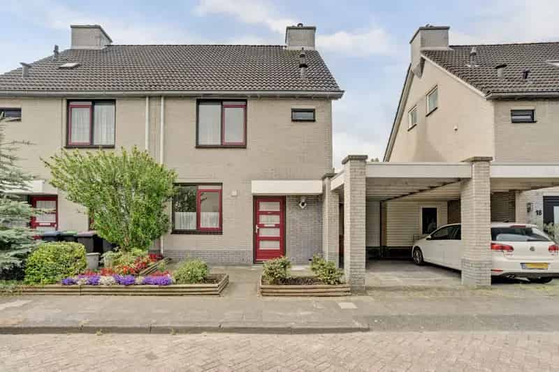 Huis te koop De Schenkel: Ruime 2-onder-1-kapwoning aan het water