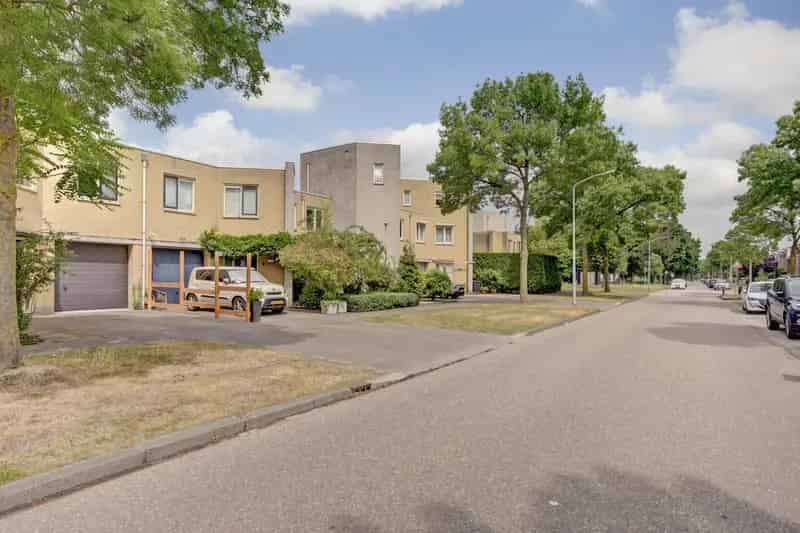 Ruime Tussenwoning Almere Literatuurwijk 145m2 Energielabel A