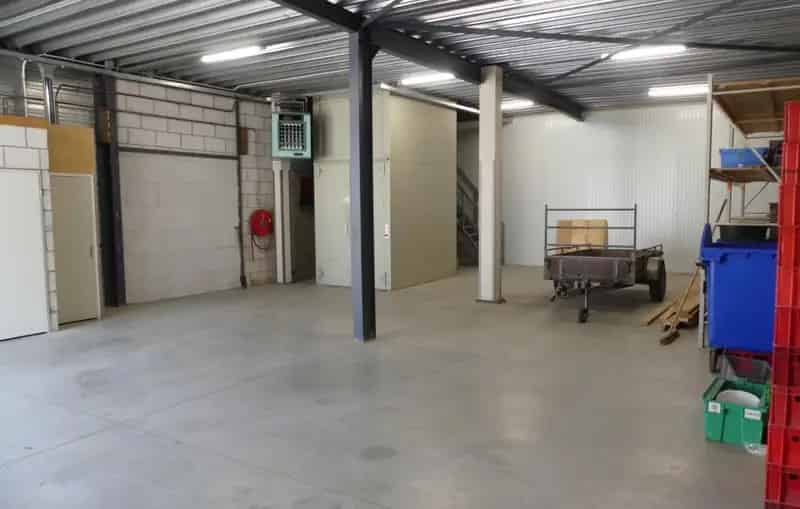 Bedrijfshal te Huur Barneveld 692m² Opslag Goederenlift A1 A30