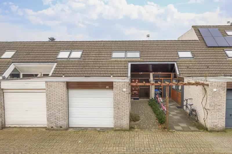 Huis te koop Berkel en Rodenrijs: Garage, 2 Badkamers, Diepe Tuin
