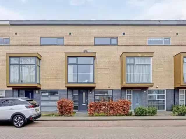 Riante gezinswoning 4 slaapkamers Weidevenne