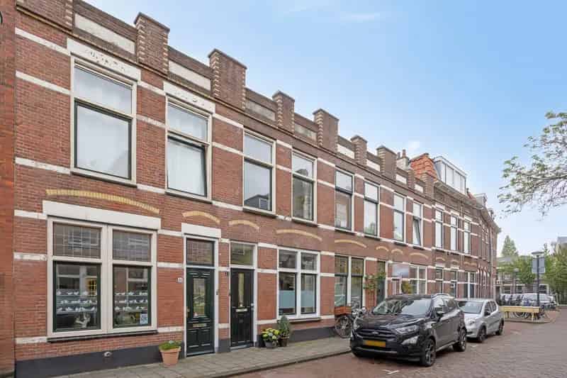 Charmante Eengezinswoning Groenoord Leiden