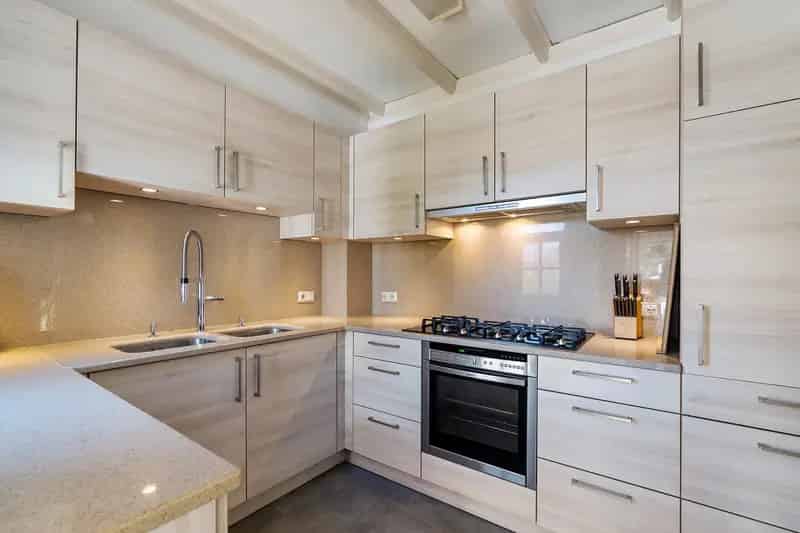 Jaren 20 woning Landgraaf 200m2 4 slaapkamers serre tuin