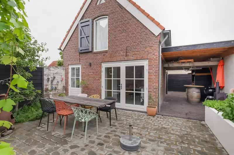 Jaren 30 Twee Onder Een Kapwoning Waalwijk