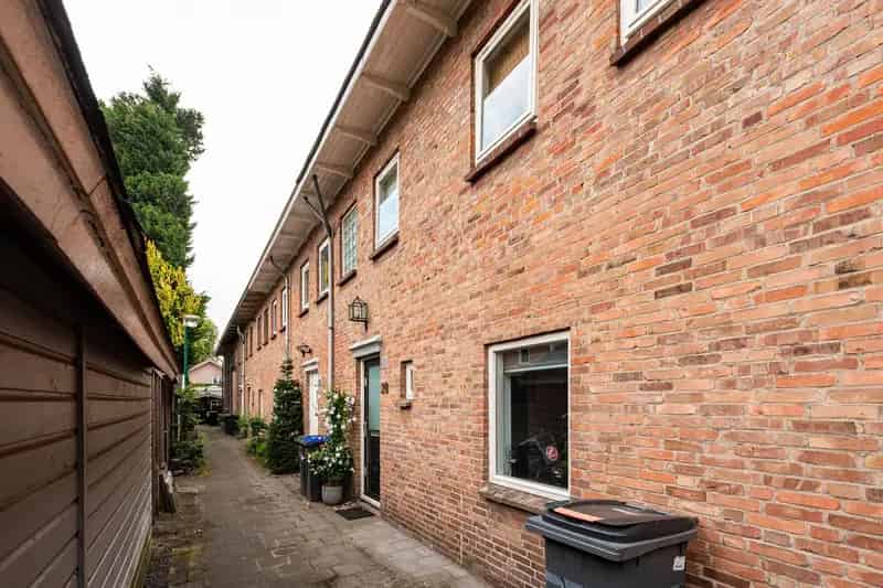 Huis te koop Loosdrecht: Ruime gezinswoning met diepe tuin