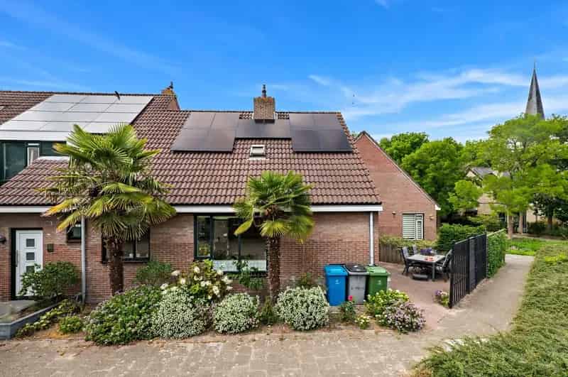 Huis te koop Maasland: Ruime eengezinswoning met moderne keuken en tuin