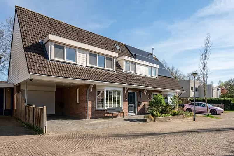 Moderne 2-onder-1-kapwoning Almere 4 slaapkamers 2 badkamers