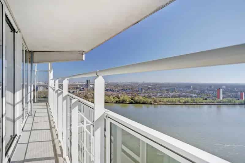 Appartement te koop Spijkenisse - Uitzicht Oude Maas