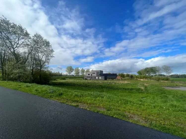 Bouwkavel 1691m² aan het water: Wonen en werken in landelijke omgeving