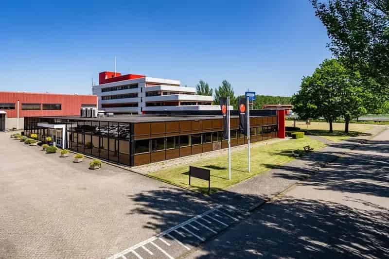 Bedrijfshal Dordrecht te huur 1400m² Kantoorruimte A16