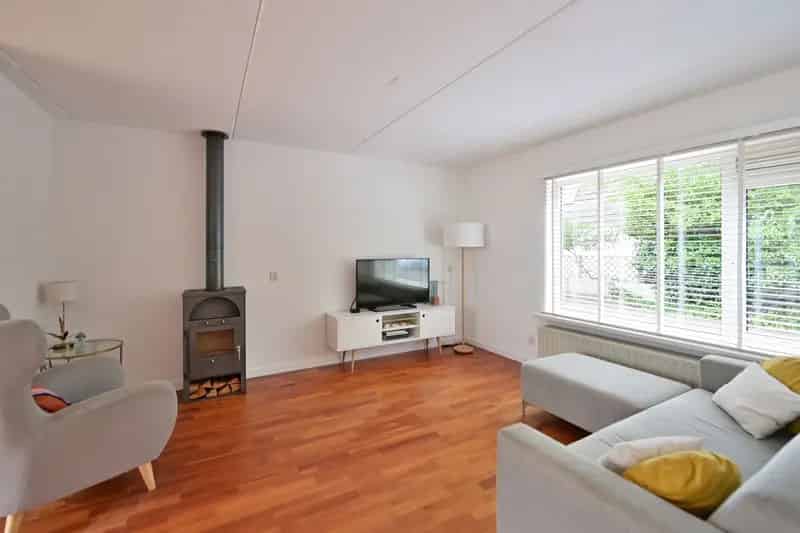 Huis te koop Huizen: Ruime gezinswoning nabij Gooimeer