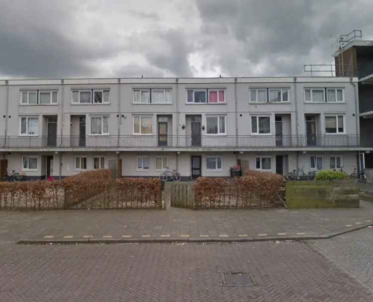 Van Nesstraat 64: Ruime woning nabij Presikhaaf