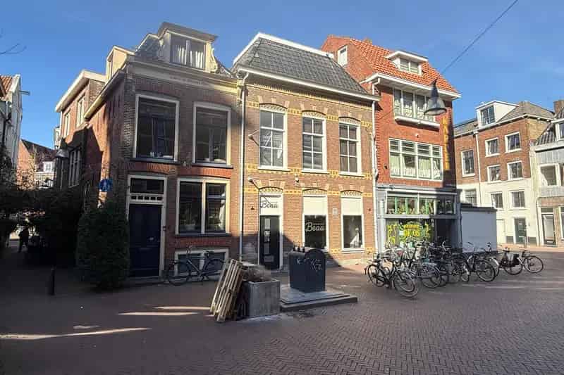 Belegging Leeuwarden: Restaurant en 5 Studio's te Koop