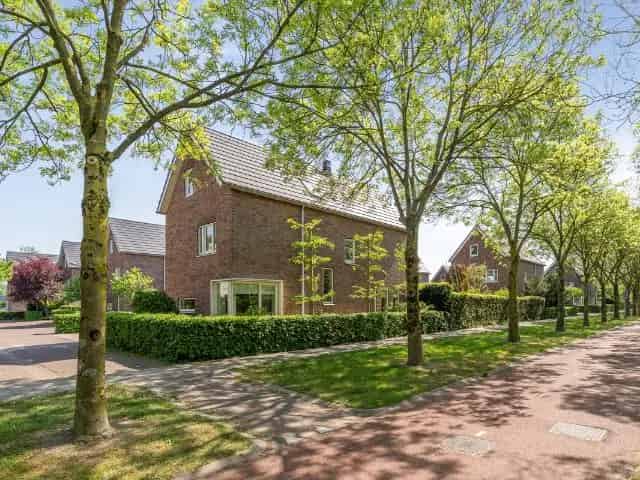 Vrijstaande Villa Hoofddorp 197m2 Garage Tuin 442m2