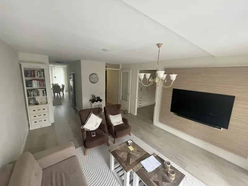 Ruim Appartement met Keuken en Tuin - Woningruil