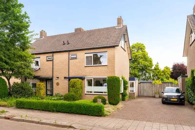 Huis te koop Boerhaavelaan Eerbeek 4 slaapkamers grote tuin