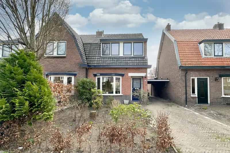 Huis te koop Amersfoort: Ruime uitgebouwde vooroorlogse woning nabij centrum
