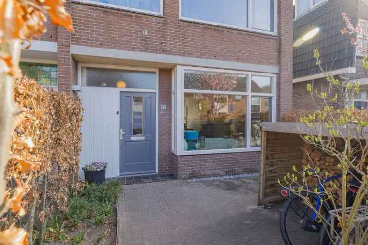 Huis te koop Beverwijk: Ruim Familiehuis met Vide en Tuinhuis