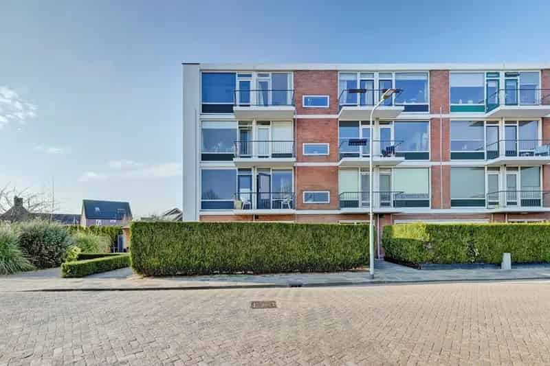 3-kamer appartement Ochten  Uitzicht Waal  2 Balkons