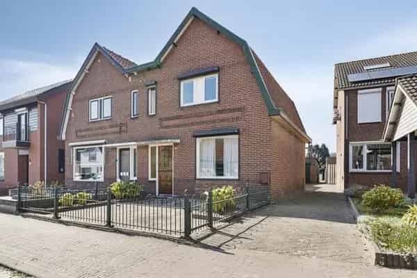 Jaren 30 woning Ossendrecht Garage Diepe Tuin 2 slaapkamers