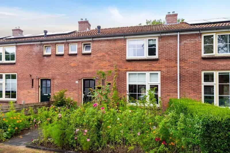 Moderne Tussenwoning Brummen 3 slaapkamers Diepe Tuin