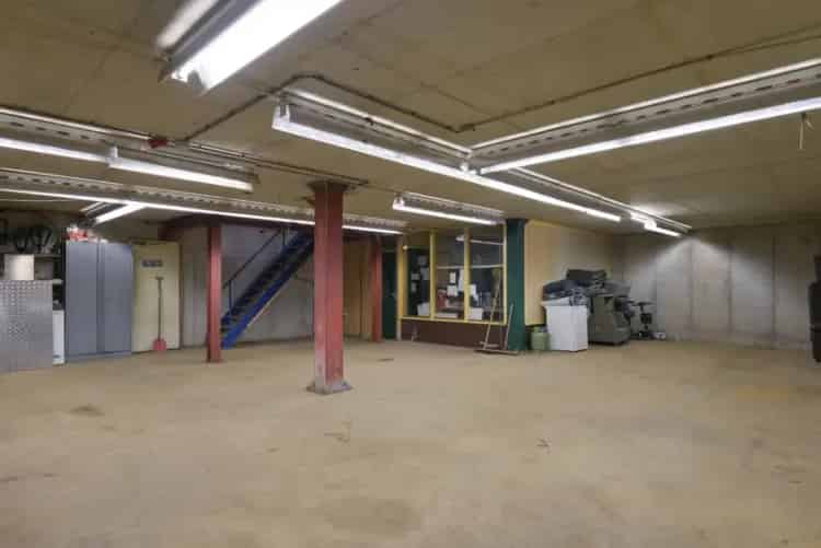Werkplaats 280m² te huur Eemnes - A1 locatie