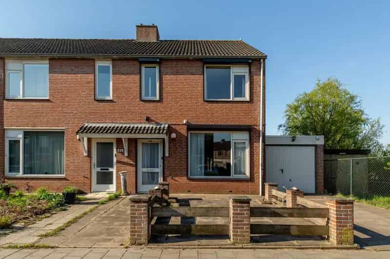 Huis te koop Zevenbergen 5 kamers grote tuin garage