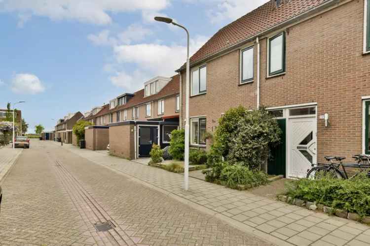 Huis te koop Assendelft  Ruime 5 kamer woning met tuin