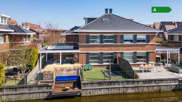 5 Slaapkamers Tweekapper Aan Het Water Ruime Tuin Moderne Keuken