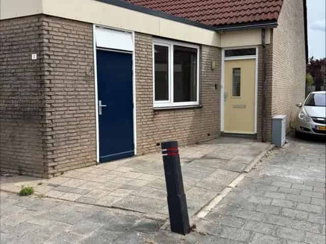 Kleine Hoekwoning 's Gravendeel met Tuin