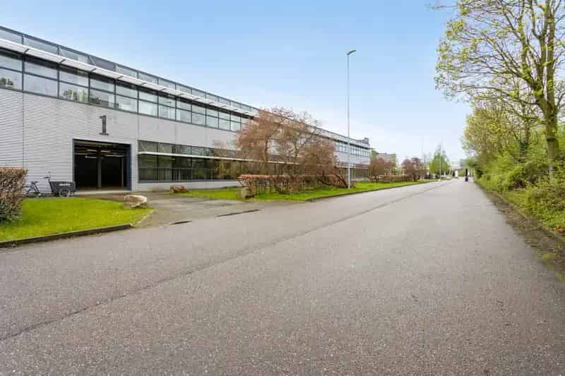 Bedrijfshal Rosmalen te Huur 472m² Kantoor 378m² A2