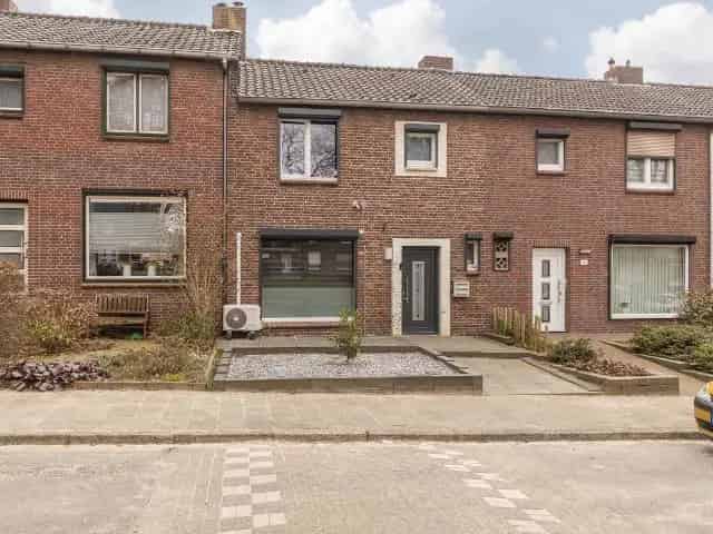 Tussenwoning Hoensbroek Bergplein 26