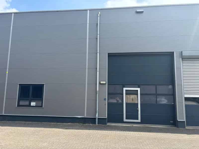 Bedrijfshal te Huur Zevenaar 7Poort 128m2 60m2 Entresol