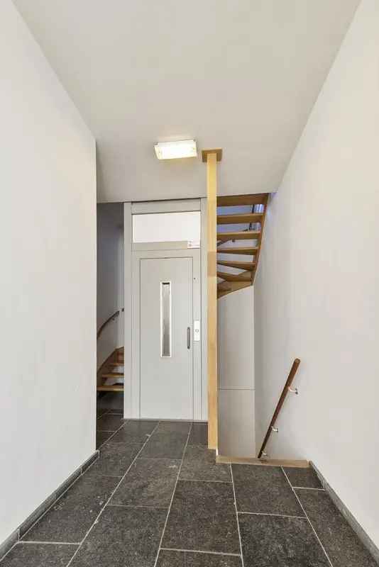 Maastricht Hertogsingel: Ruime 2 Slaapkamers Maisonette met Lift