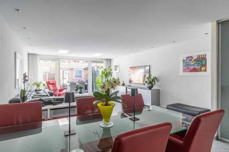 Huis te koop Zaandam: Ruime 5-kamer woning met tuin