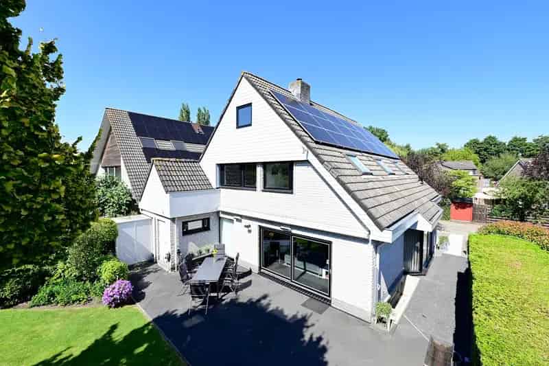 Villa te koop Badhoevedorp 4 slaapkamers grote tuin