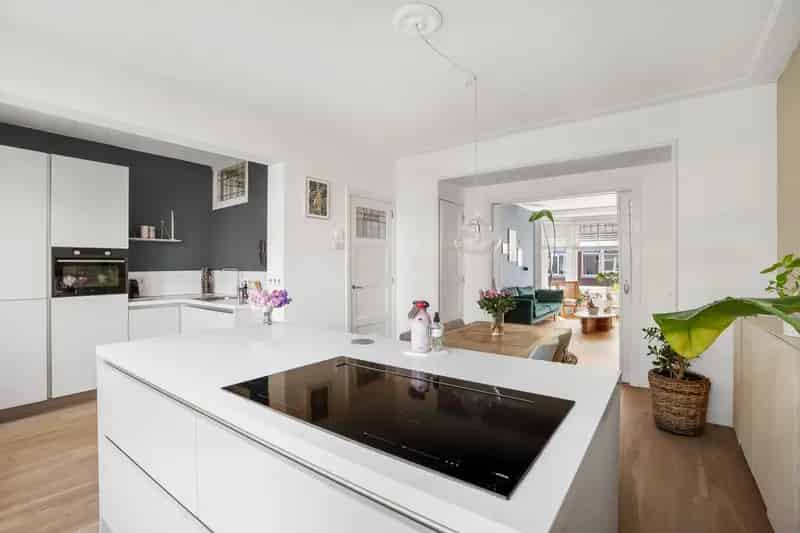 Jaren 30 Bovenwoning Blijdorp 85m2 2 slaapkamers Balkon