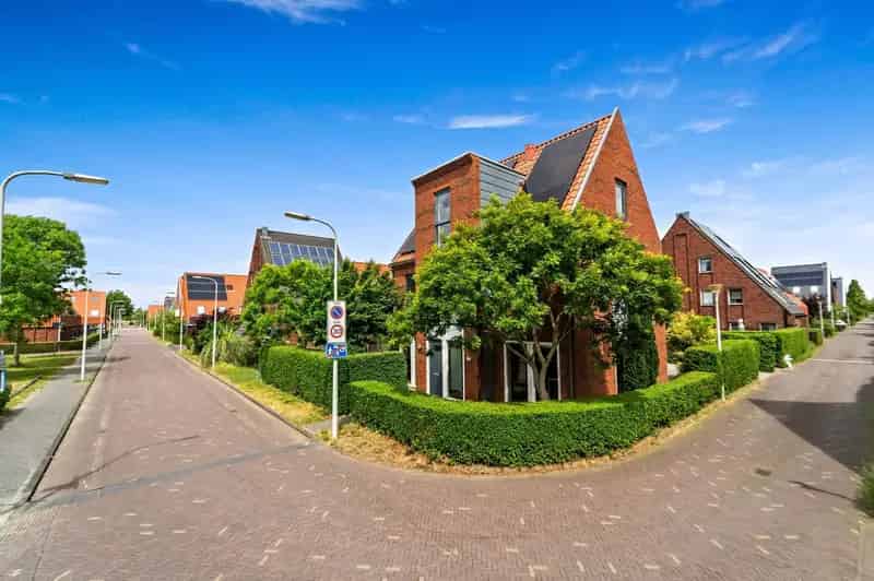 Vrijstaande Villa De Bras 5 slaapkamers 2 badkamers Tuin aan het water