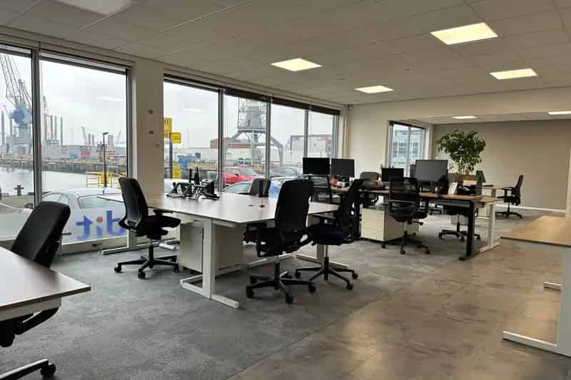 Kantoorruimte Schiedam Haven: 281m² Turn-key, Uitzicht Haven